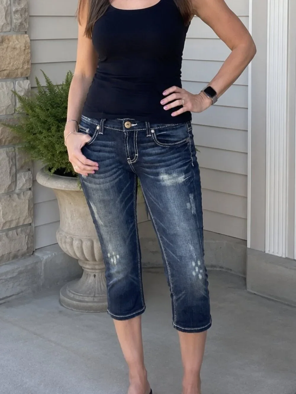 BKE Denim Reese Stretch Siz 28 Capri Cropped Short Thick Stitching Western Bling